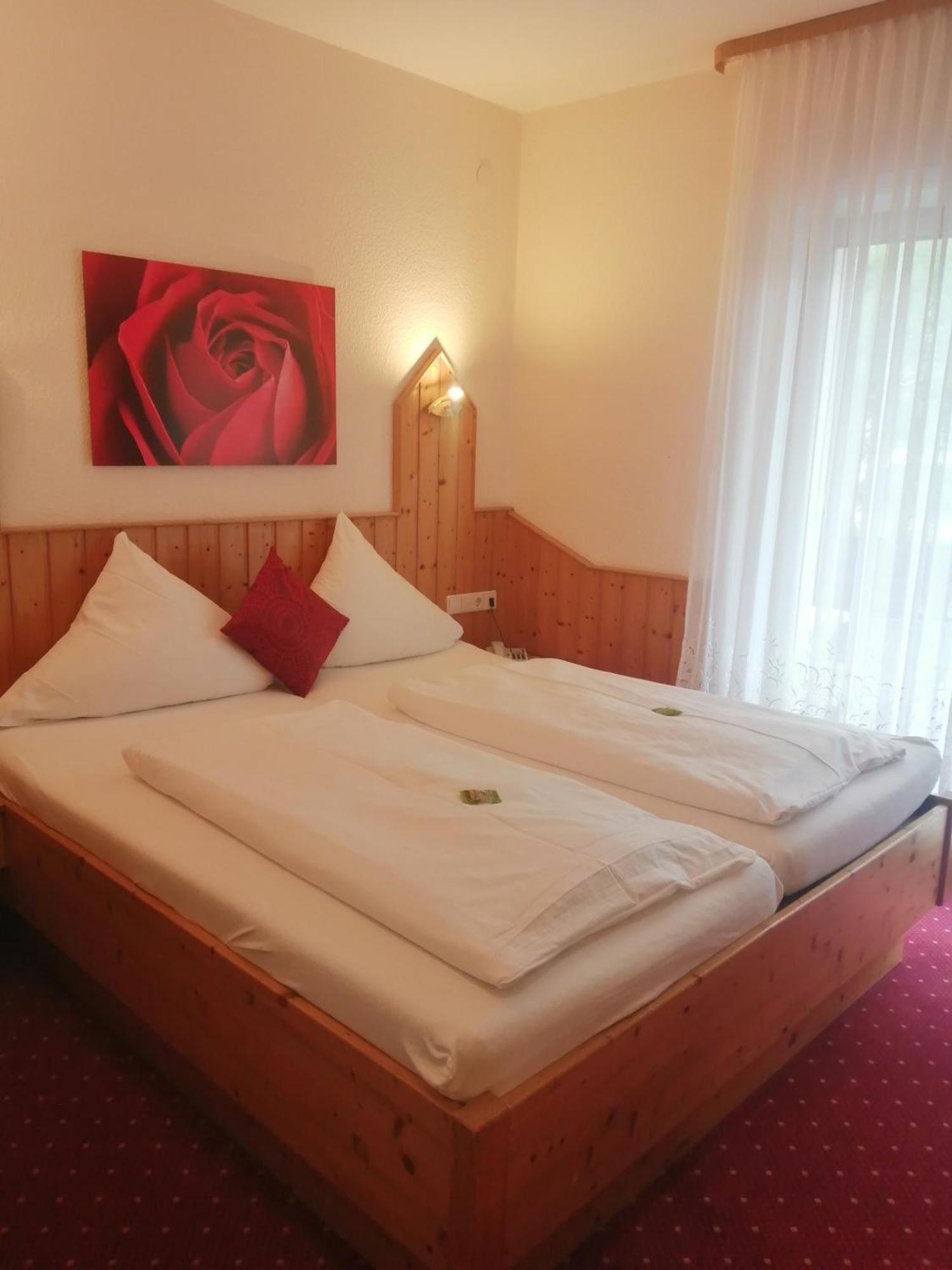 Hotel Am Kurpark Тодтмос Экстерьер фото
