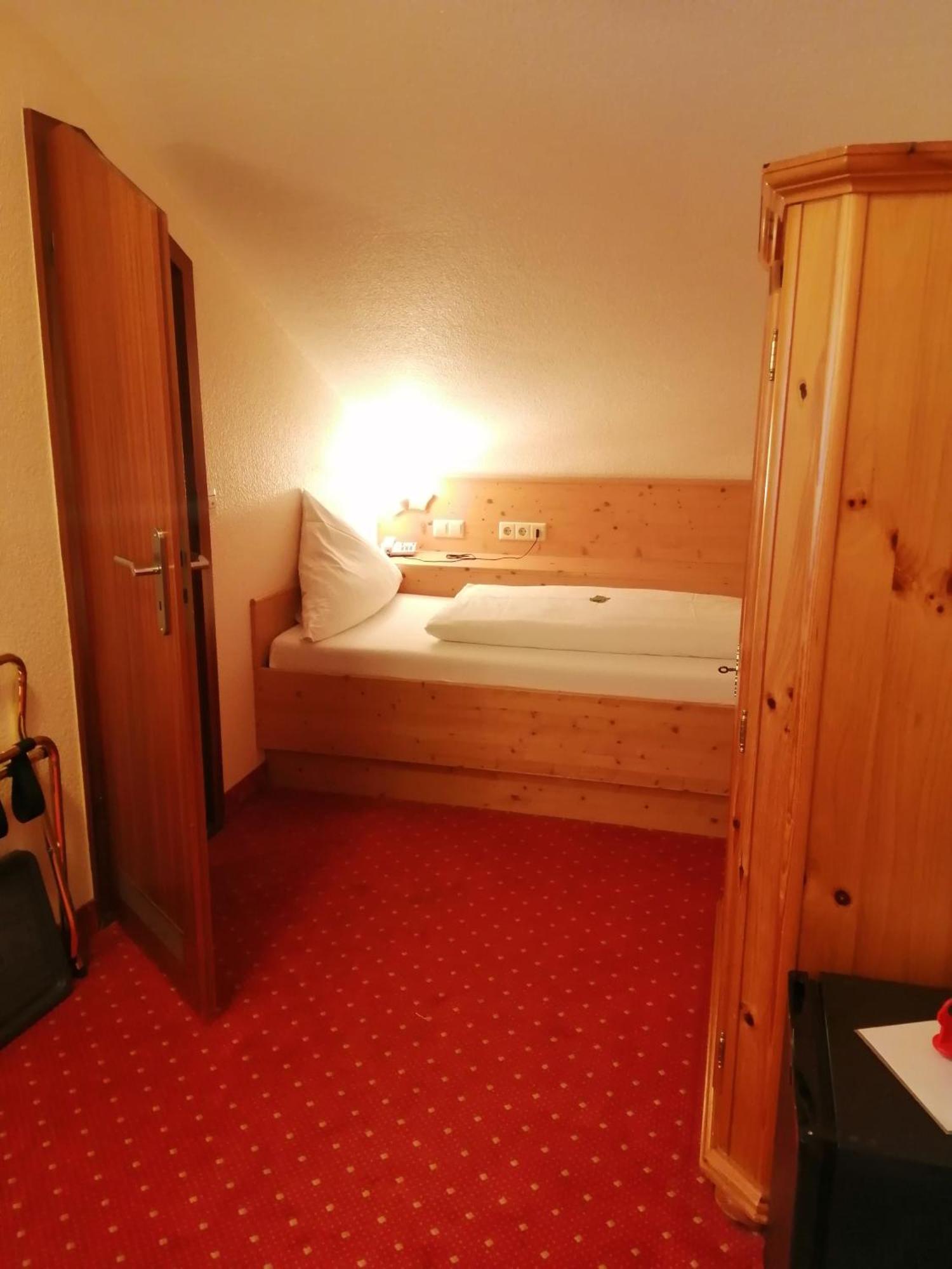 Hotel Am Kurpark Тодтмос Экстерьер фото